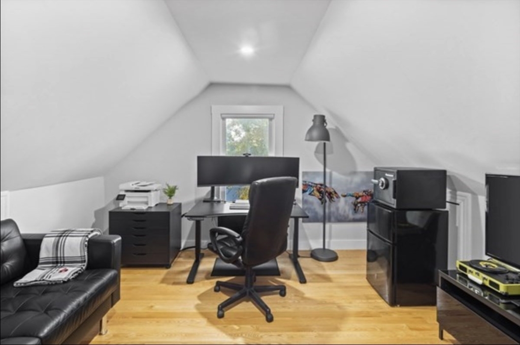 14 Everett St # 2
