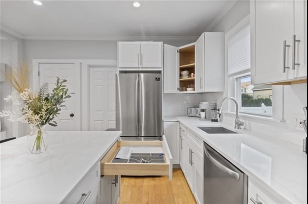 14 Everett St # 2