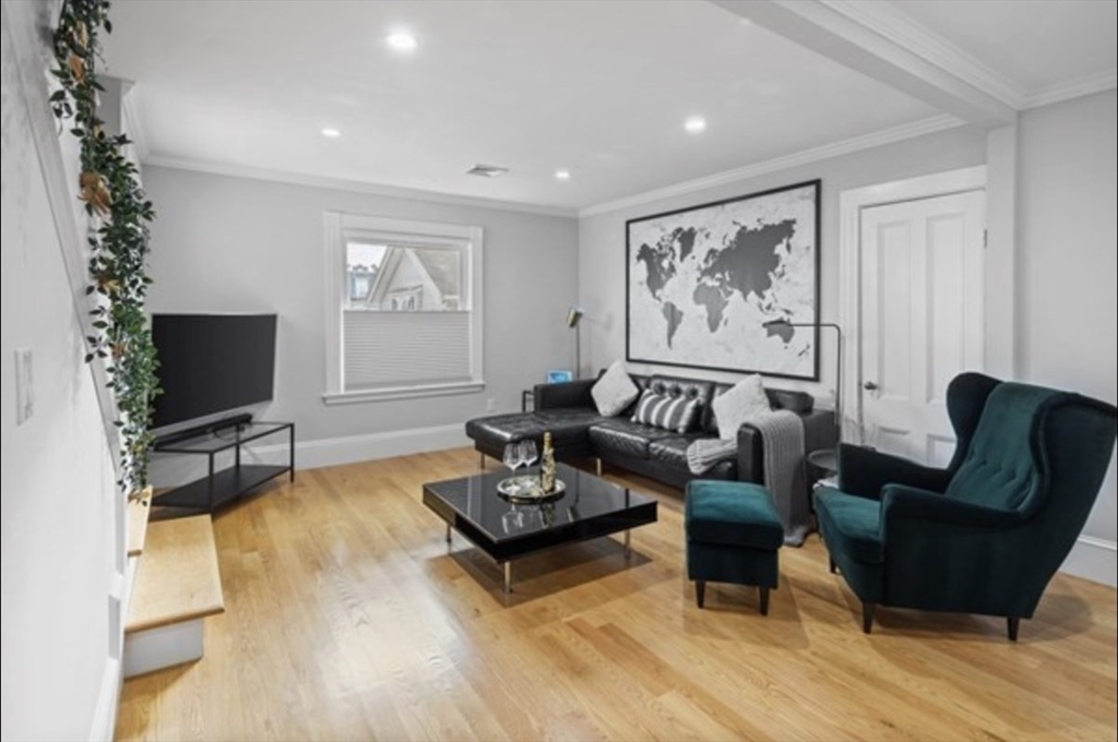 14 Everett St # 2