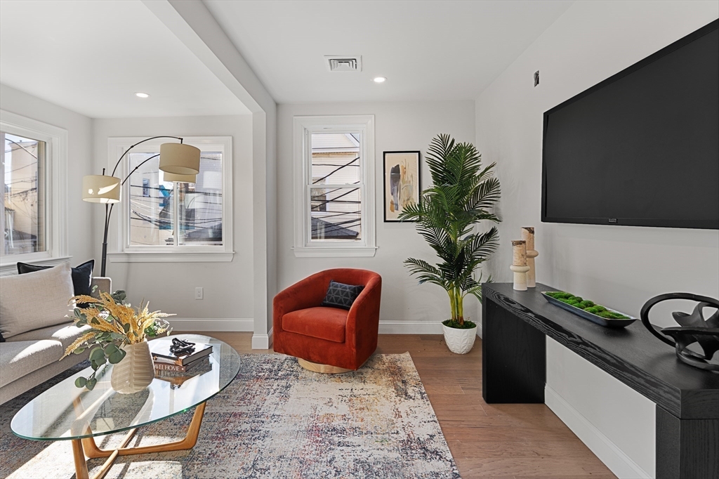 19 George St # 3