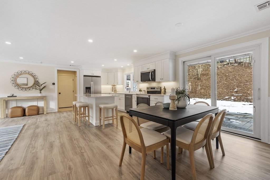 4 Richard Rd