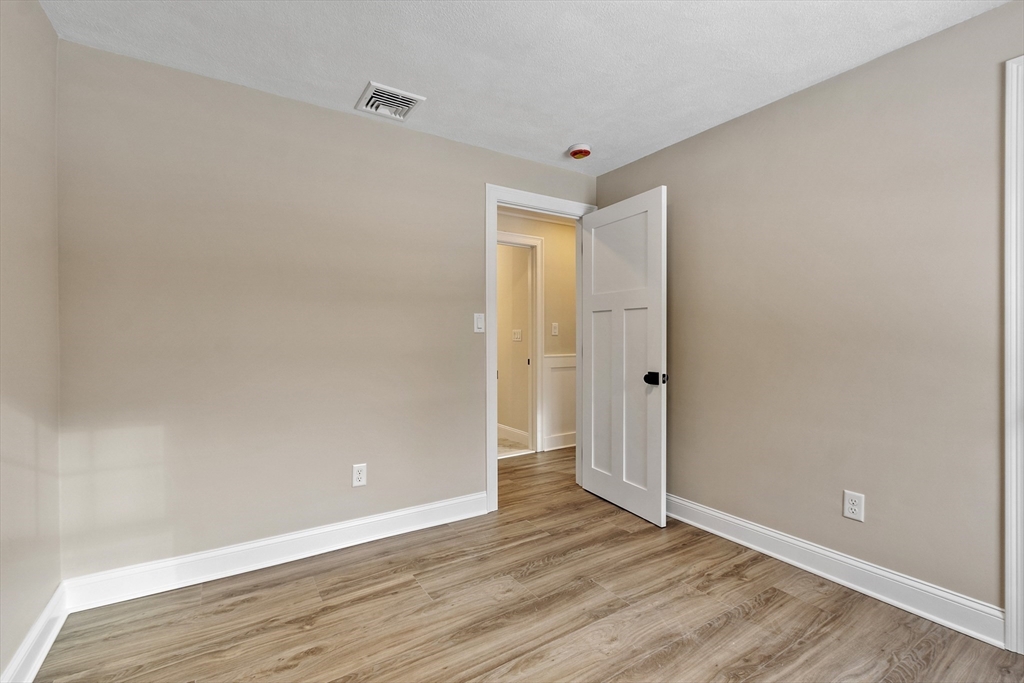 4 Richard Rd