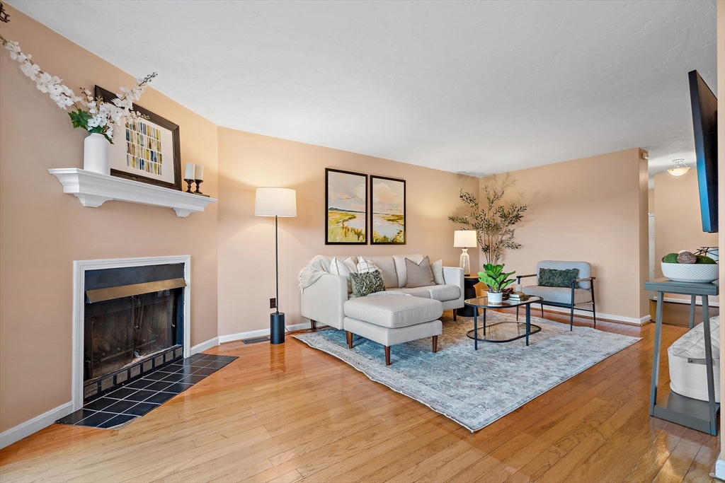 124 Broadmeadow St # G