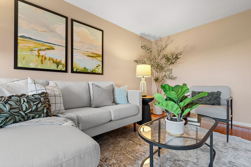 124 Broadmeadow St # G