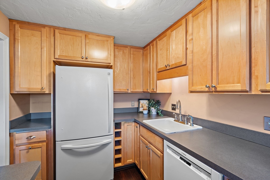 124 Broadmeadow St # G