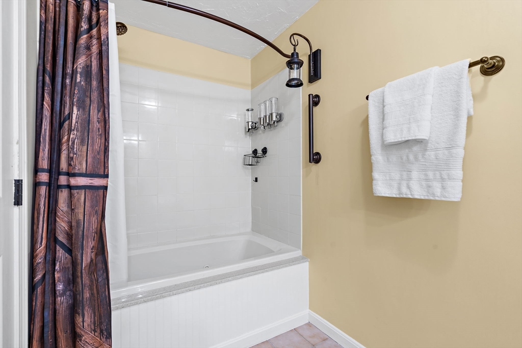 124 Broadmeadow St # G