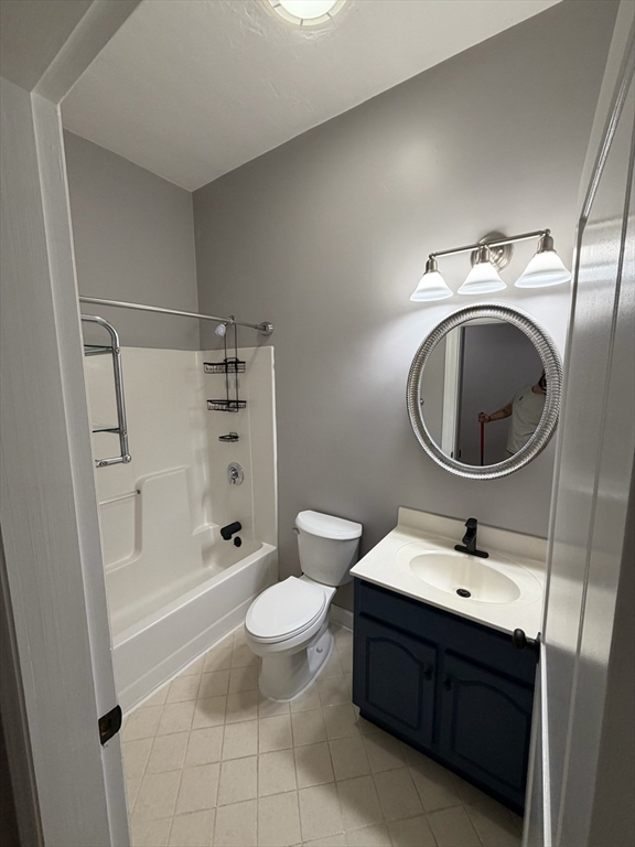7 Main St # 204