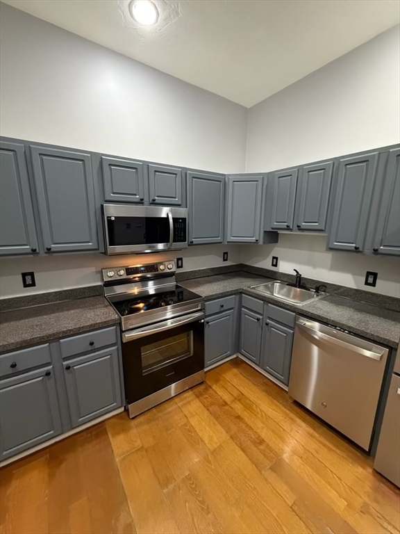 7 Main St # 204