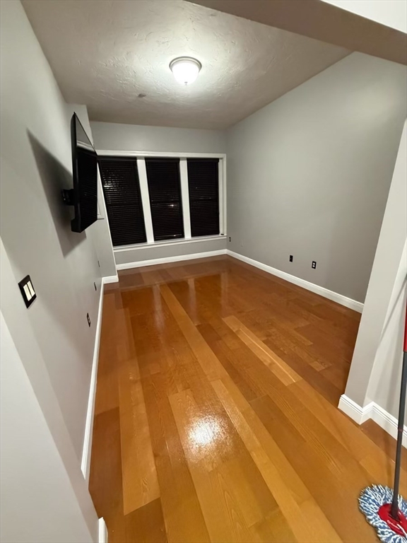 7 Main St # 204