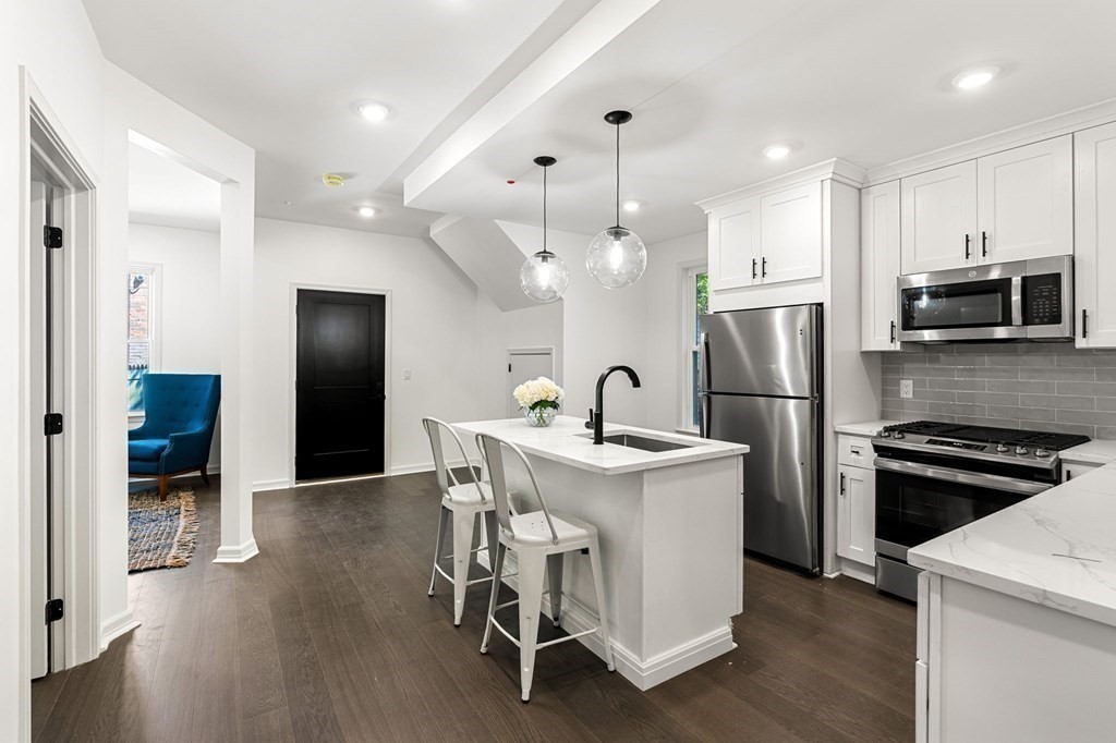 31 Cunningham St # 2