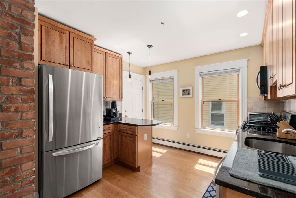 59 Craigie St # 2