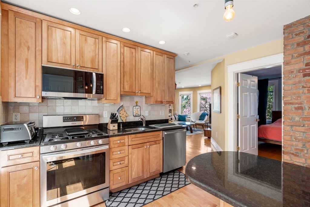 59 Craigie St # 2