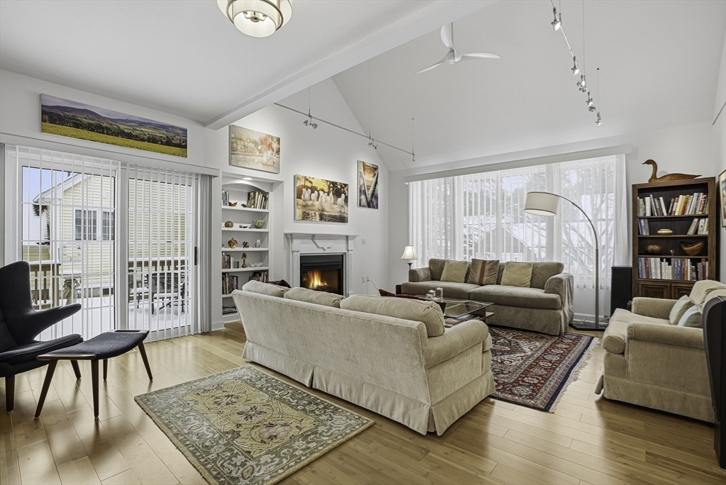 2 Braeburn Ln # 2