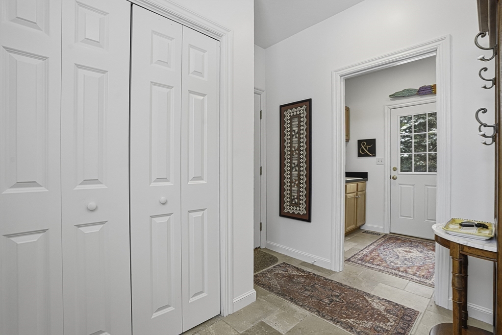2 Braeburn Ln # 2