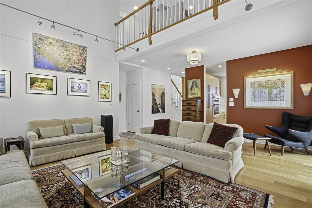 2 Braeburn Ln # 2