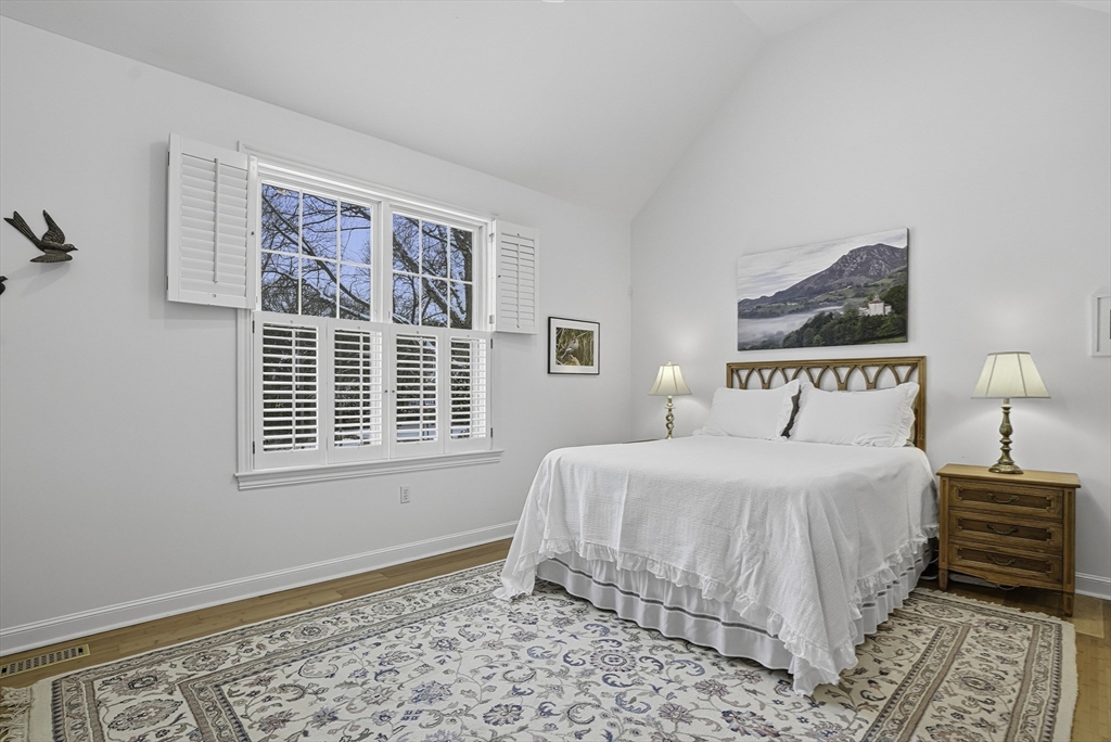 2 Braeburn Ln # 2
