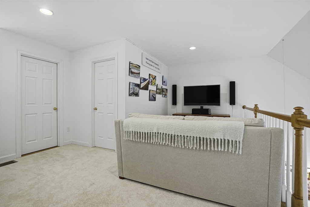 2 Braeburn Ln # 2