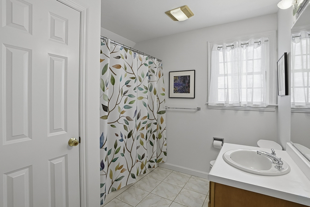 2 Braeburn Ln # 2