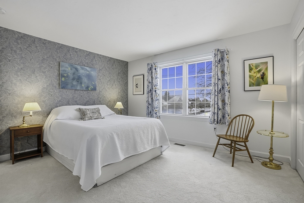 2 Braeburn Ln # 2