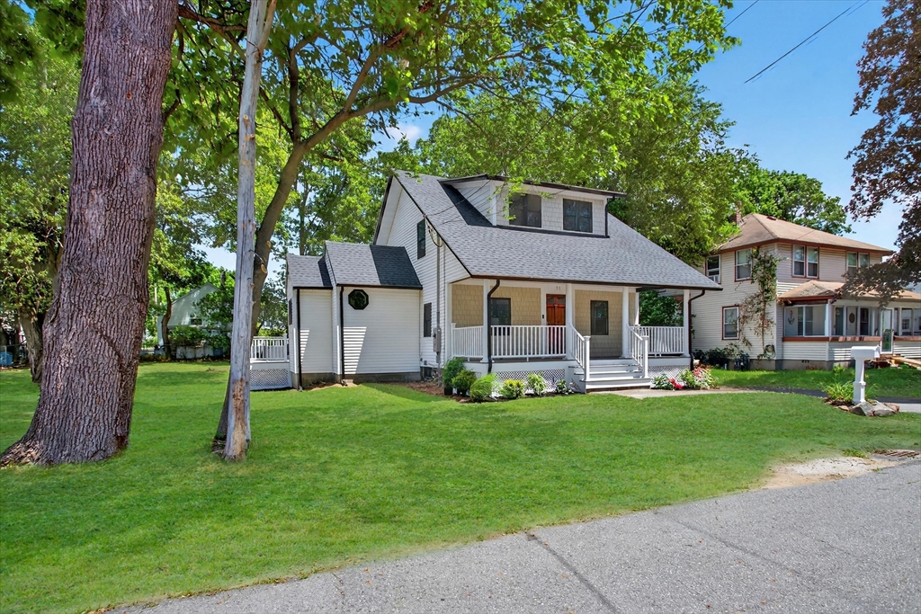 11 Mason Ave