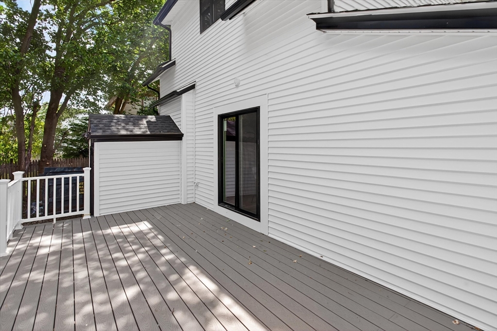 11 Mason Ave