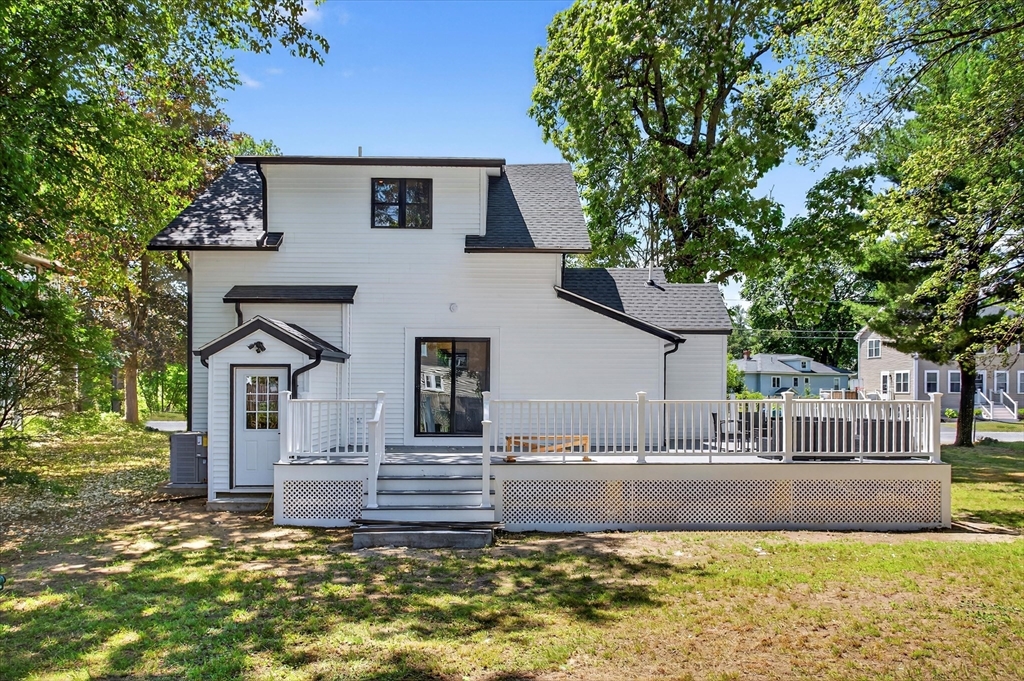11 Mason Ave