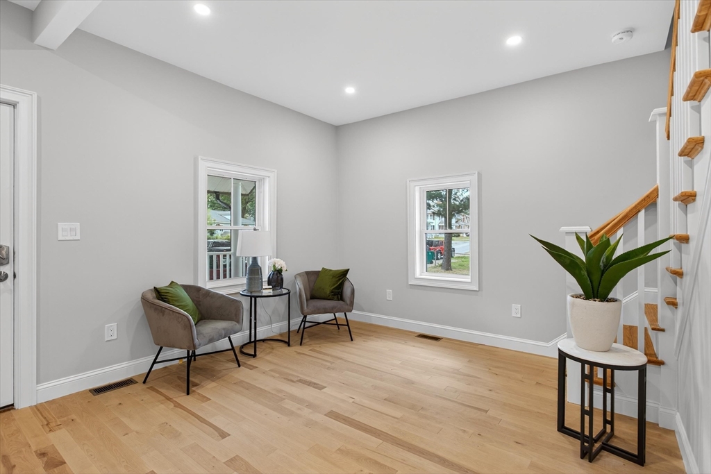 11 Mason Ave