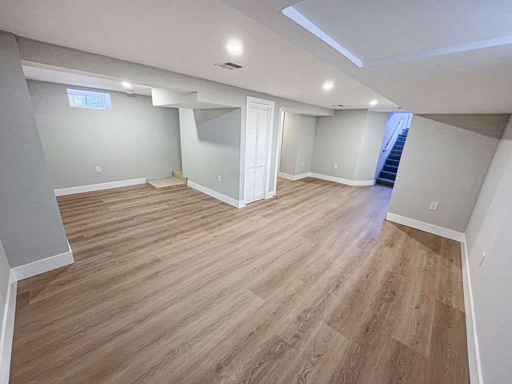 11 Mason Ave