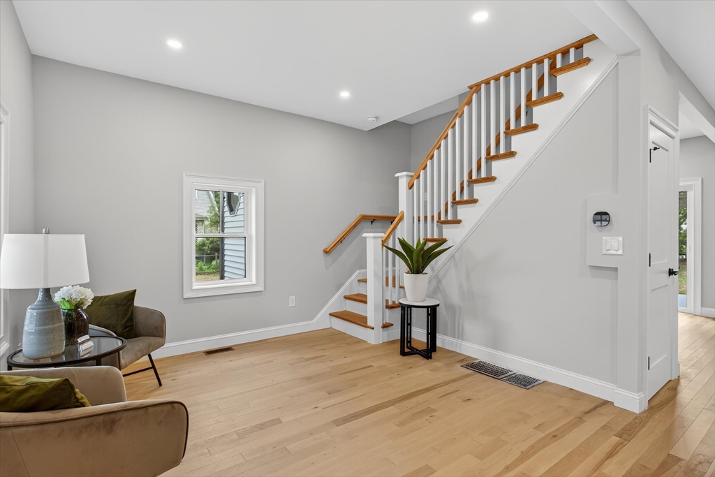 11 Mason Ave