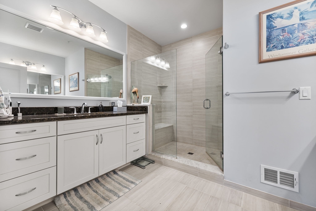 55 Phoebe St # 32