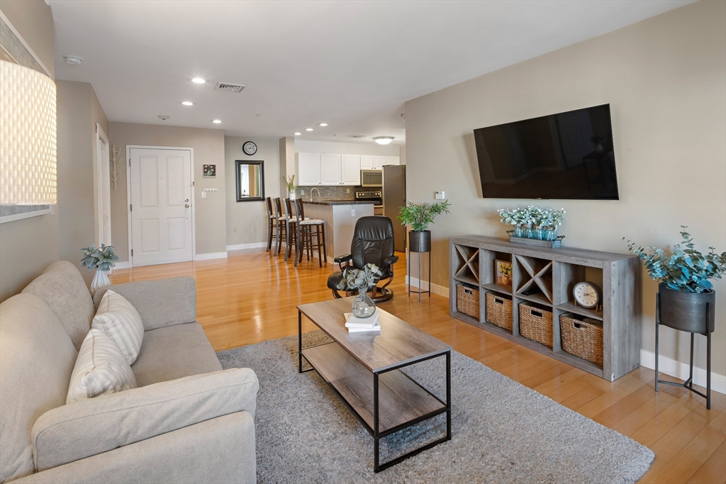 30 Franklin St # 124