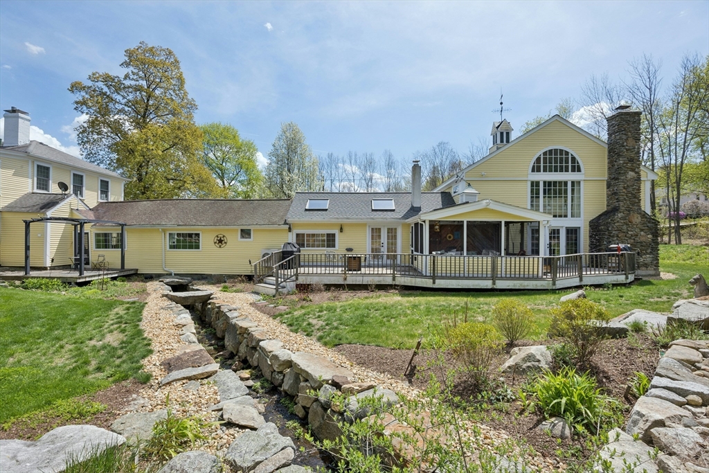 100 Main St