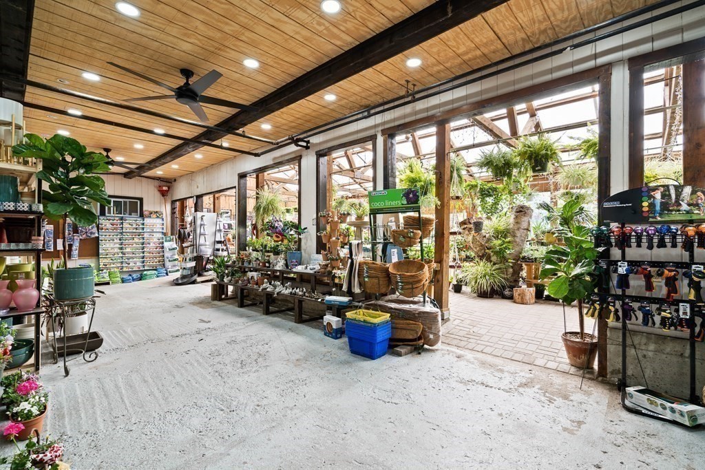 577 Great Rd