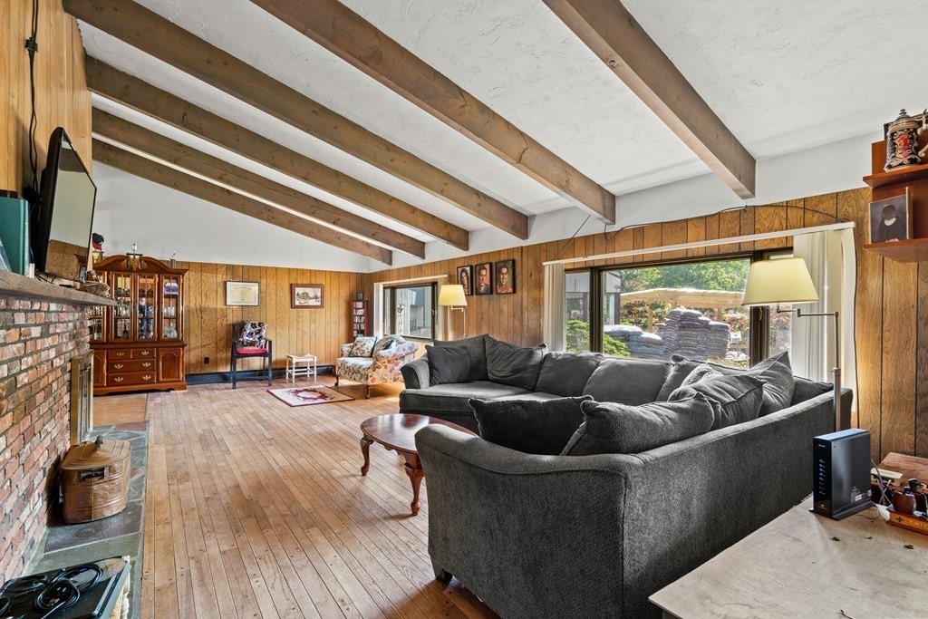 577 Great Rd