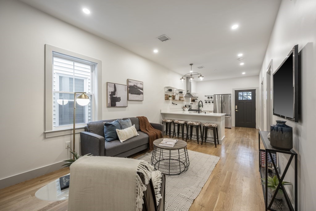 43 Wordsworth St # 2
