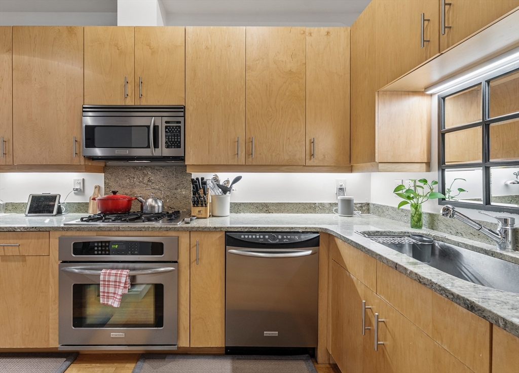 101 Broad St # 3B