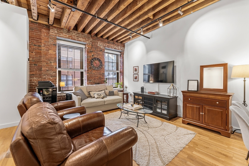 101 Broad St # 3B