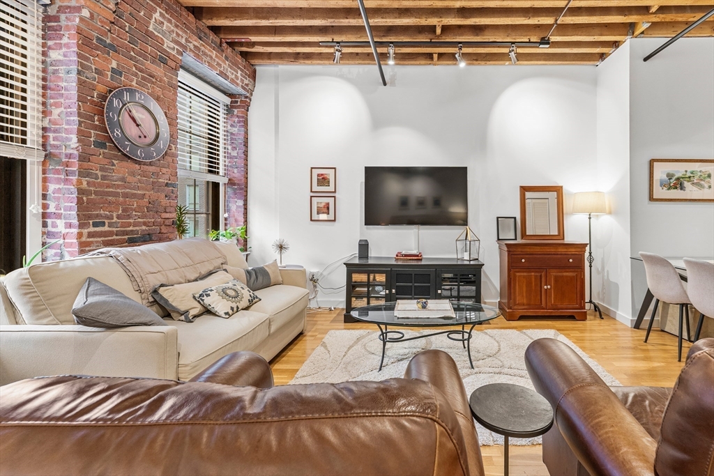 101 Broad St # 3B