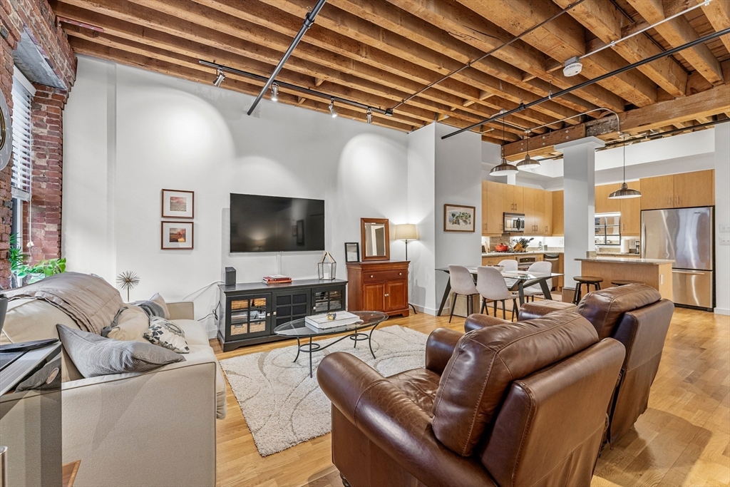 101 Broad St # 3B