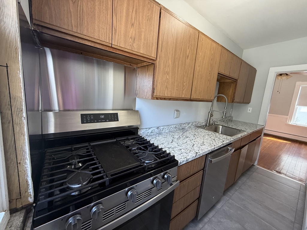 158 Grove St # 2