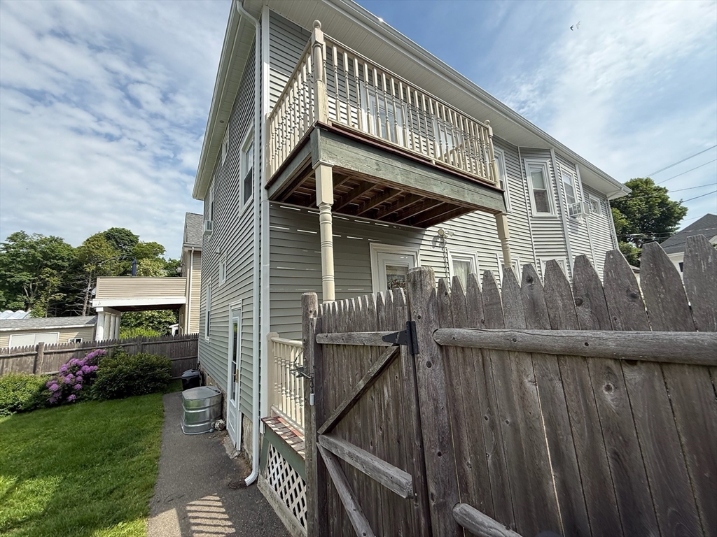 158 Grove St # 2