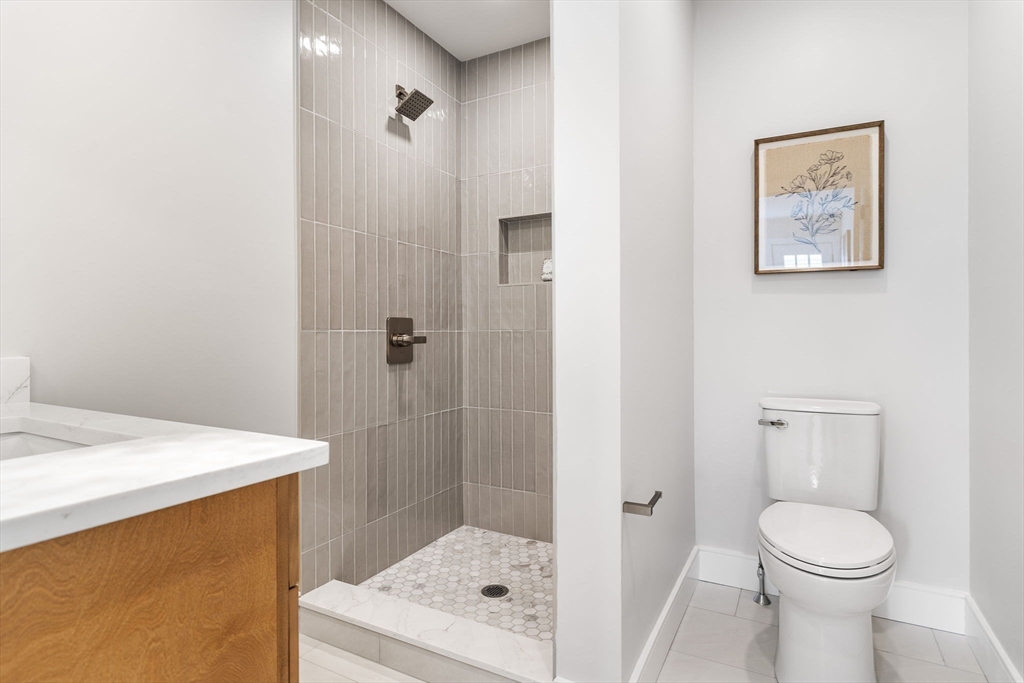 124 Woodruff Ave # 124