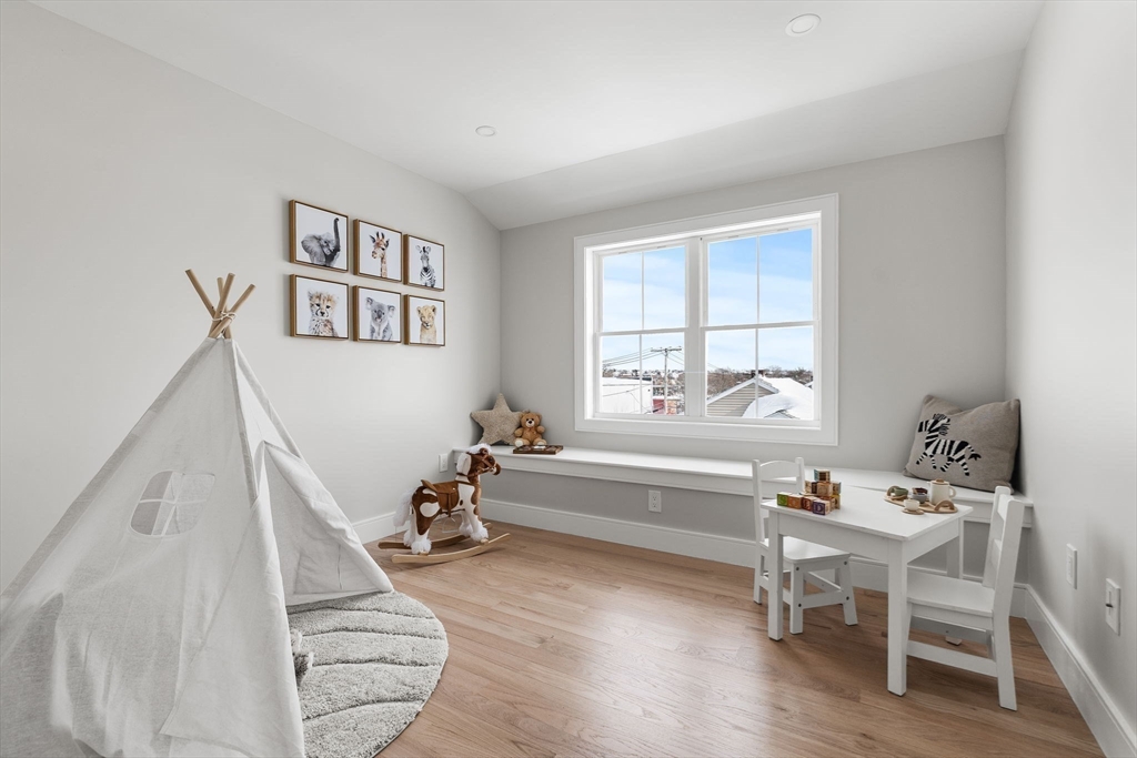 124 Woodruff Ave # 124