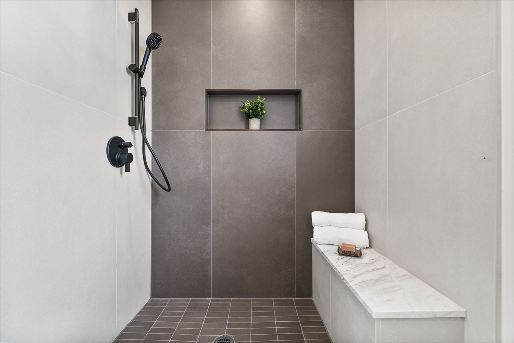 124 Woodruff Ave # 124