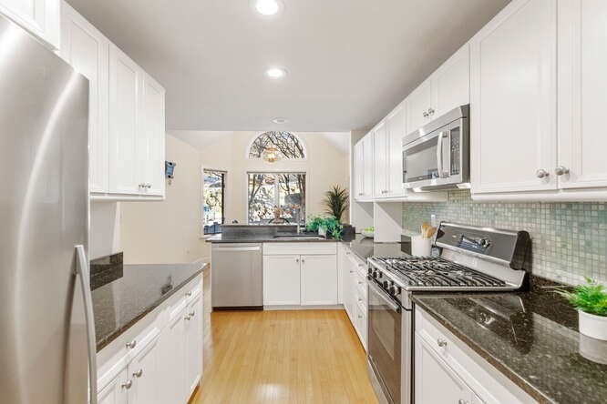 7 Wainwright Road # 15