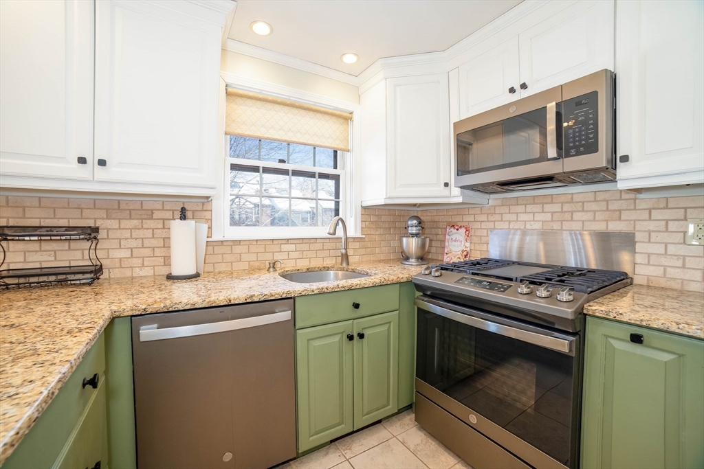 37 Scotty Hollow Dr # B