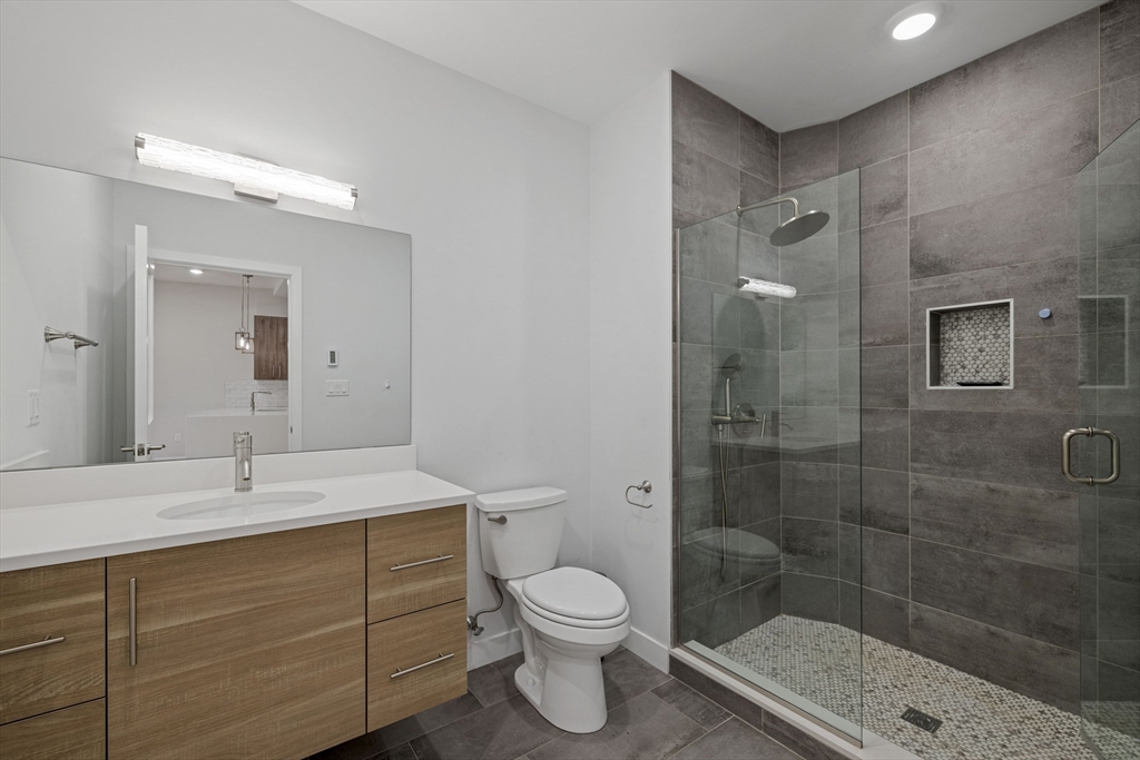 17 Holland Street # 301