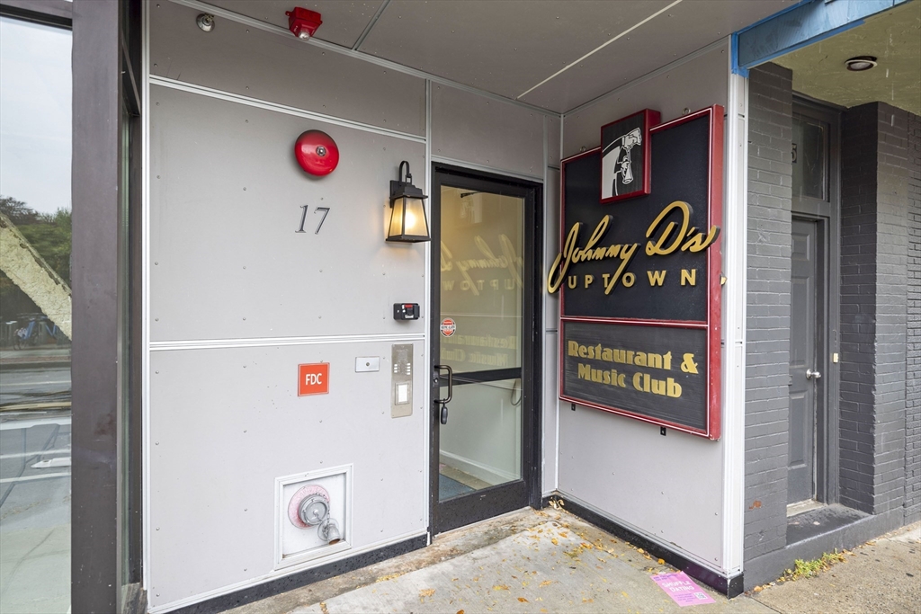 17 Holland Street # 301