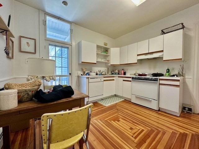 305 Cabot St. # 4