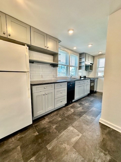 144 Robbins St # 4